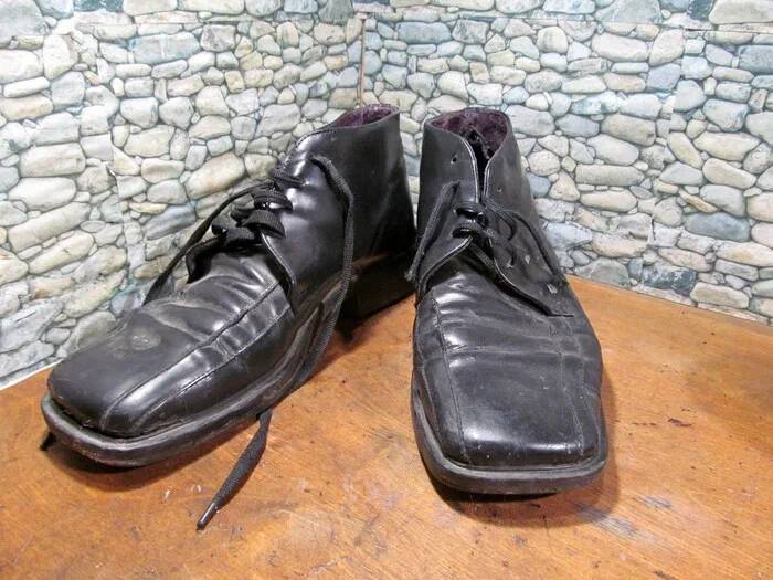 Ersetzen von Supinatoren in Herrenschuhen Schuhreparatur, Schuhwerk, Matten, Langschaft